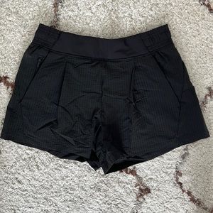 Black textured brooklyn shorts